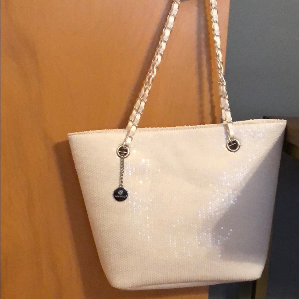 White sequence tote